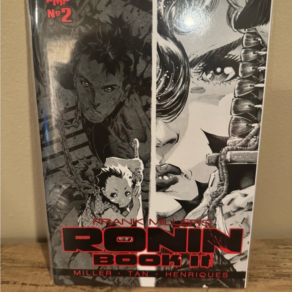 Frank Miller's Ronin Book II Comic Set - Picture 3 of 7